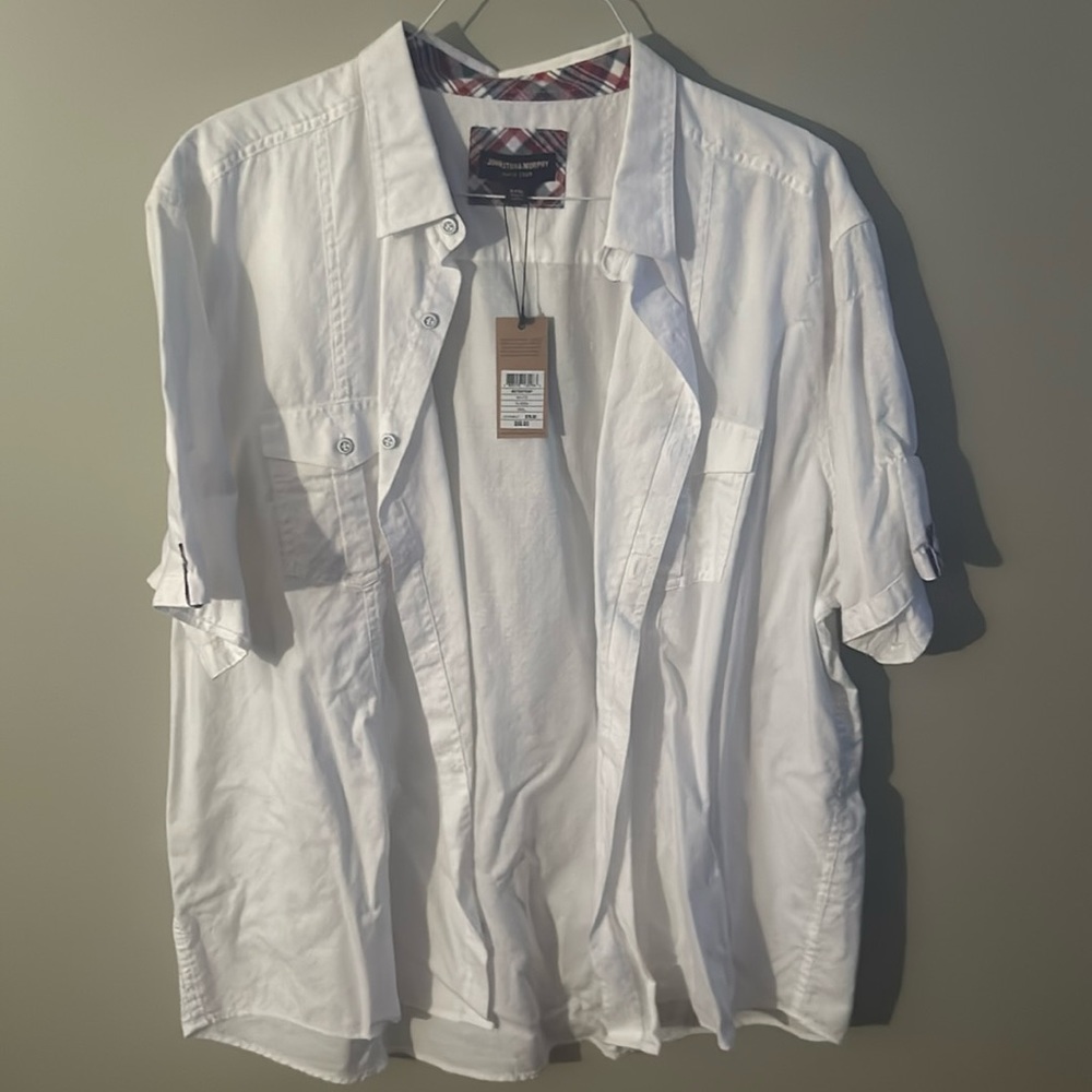 Men’s Johnson and Murphy button down t shirt